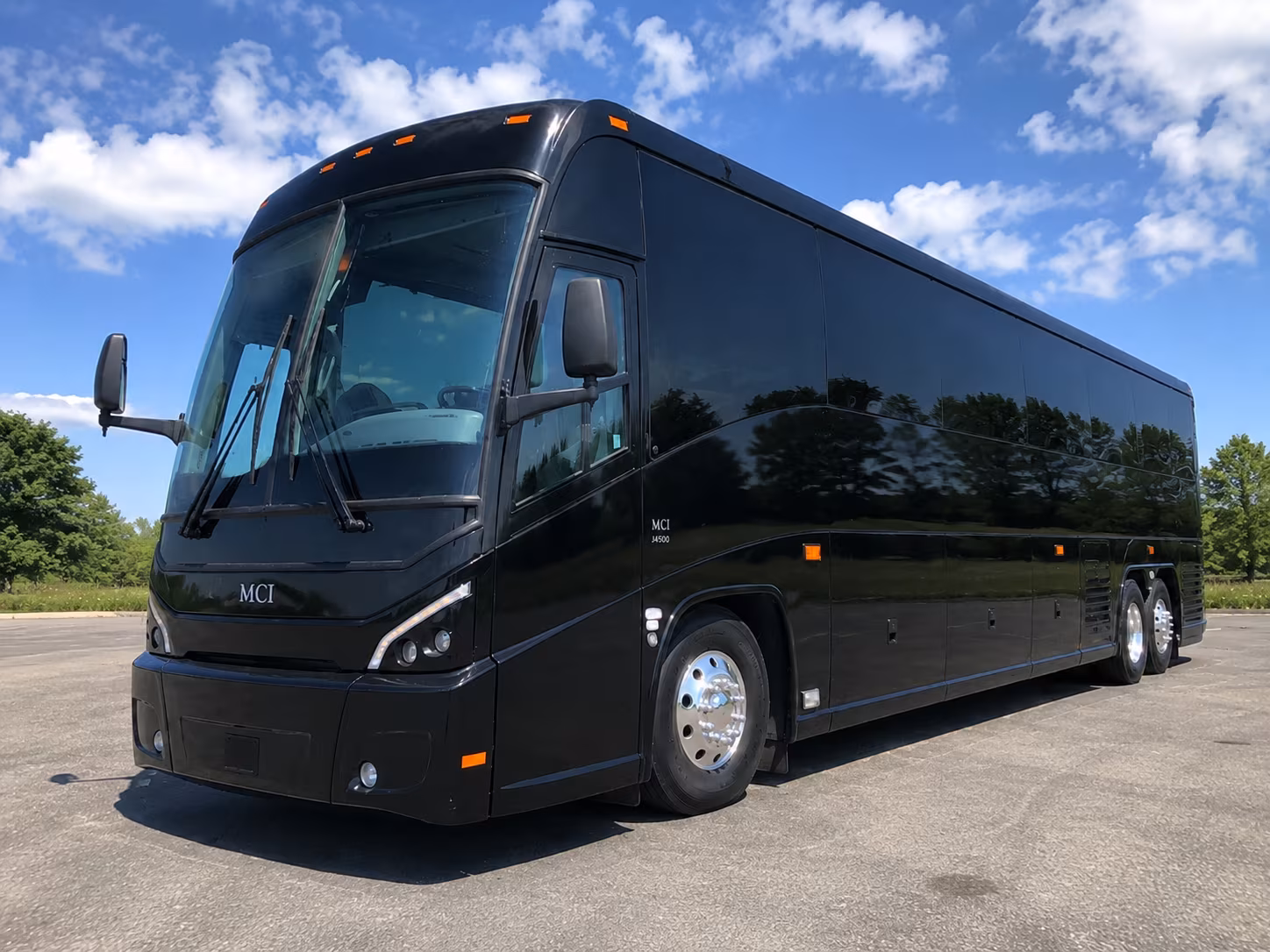 a charter bus makes vineyard weddings at hawk ridge and chandler hill easy