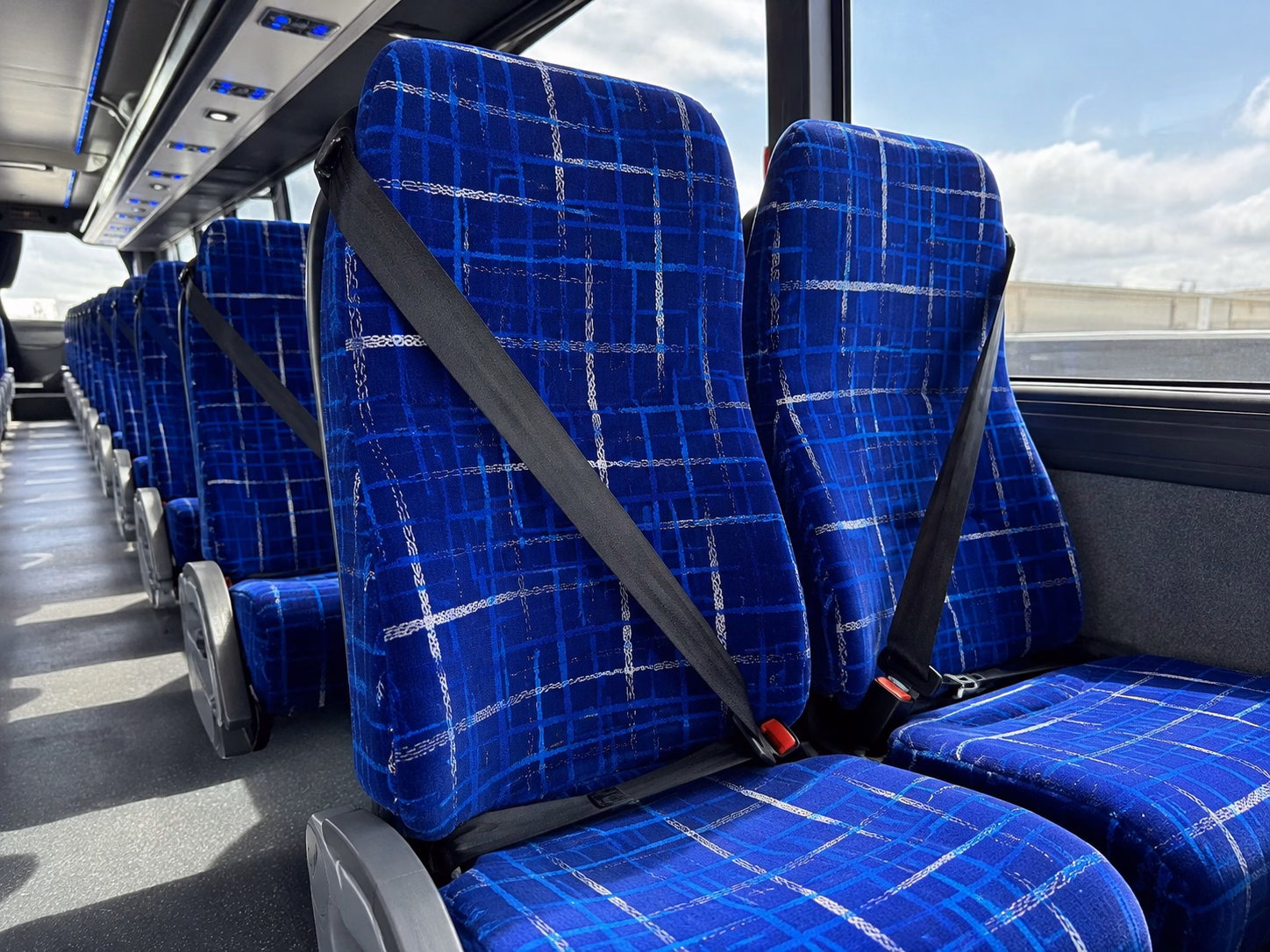 charter bus shuttle service to st louis lambert international airport stl